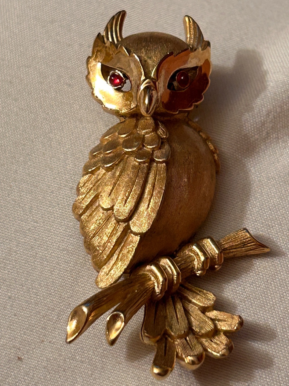 Vintage CROWN TRIFARI 1960s Birds Of Fashion Series OWL Brooch red rhinestones